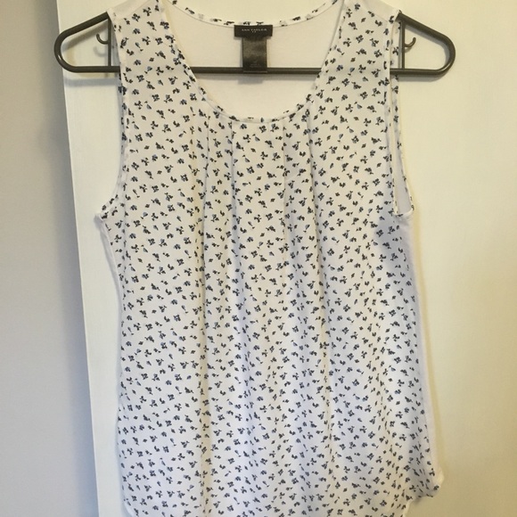 Ann Taylor top with flowers - Picture 1 of 2